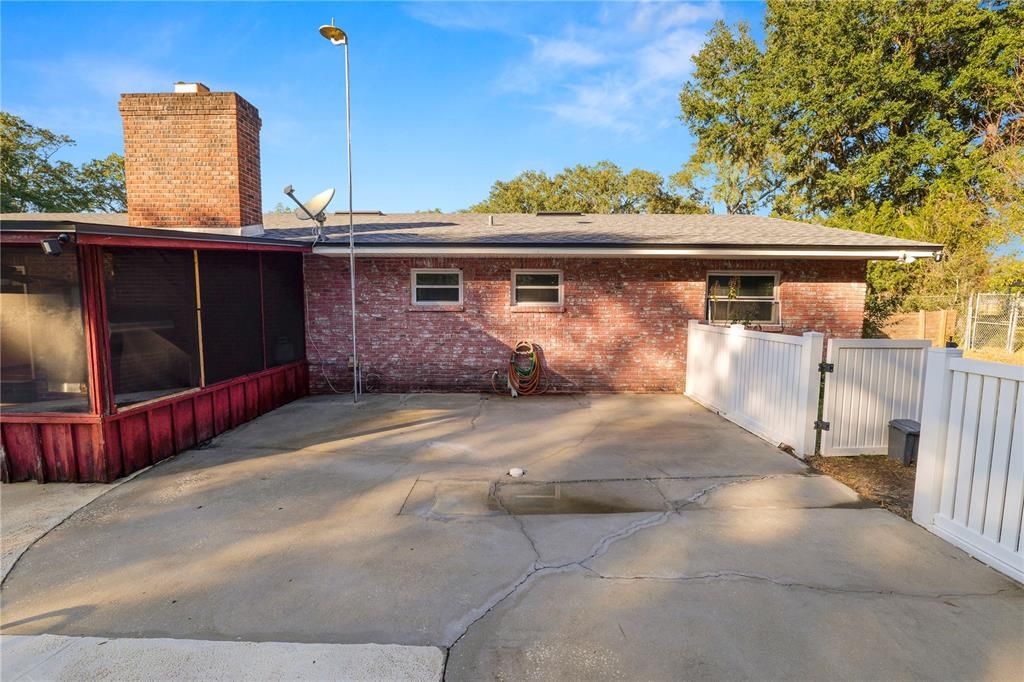 For Sale: $520,000 (3 beds, 3 baths, 2112 Square Feet)