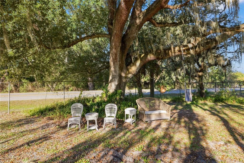 For Sale: $520,000 (3 beds, 3 baths, 2112 Square Feet)