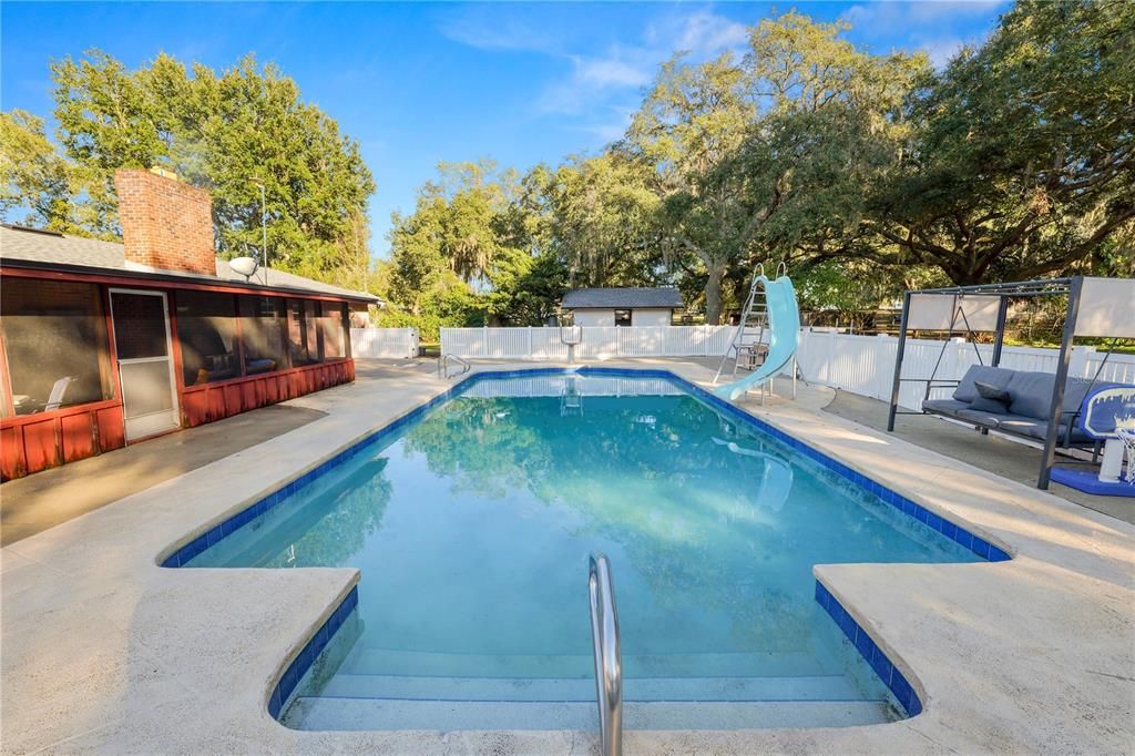 For Sale: $520,000 (3 beds, 3 baths, 2112 Square Feet)