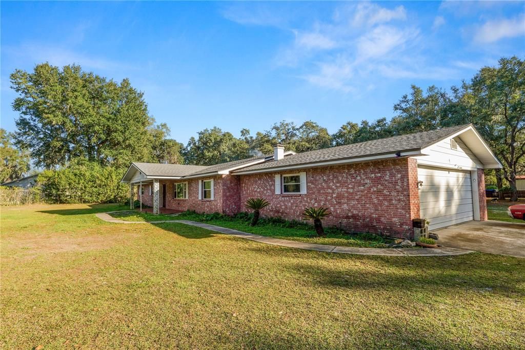 For Sale: $520,000 (3 beds, 3 baths, 2112 Square Feet)