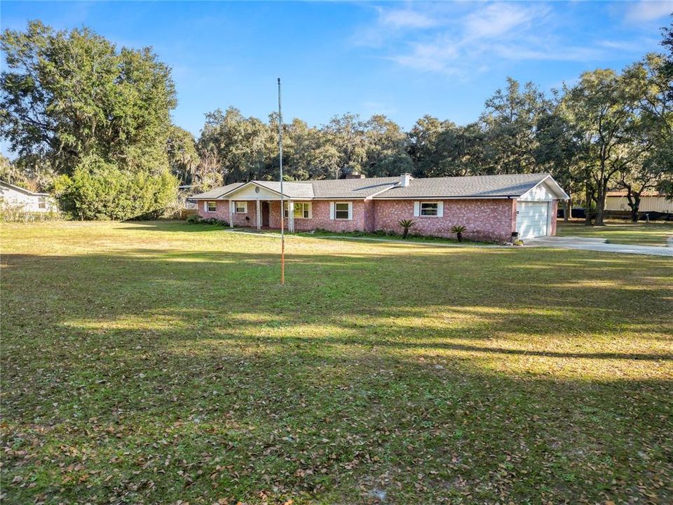 For Sale: $520,000 (3 beds, 3 baths, 2112 Square Feet)