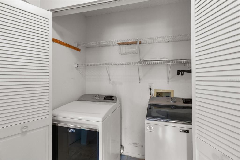 For Sale: $390,000 (2 beds, 2 baths, 920 Square Feet)