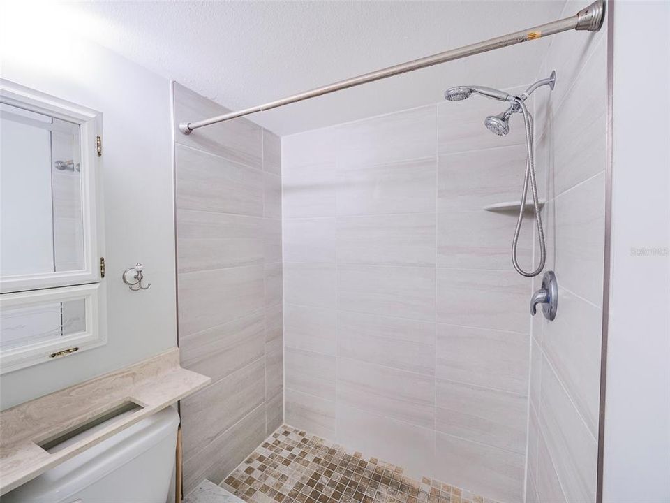 На продажу: $134,900 (1 спален, 1 ванн, 714 Квадратных фут)