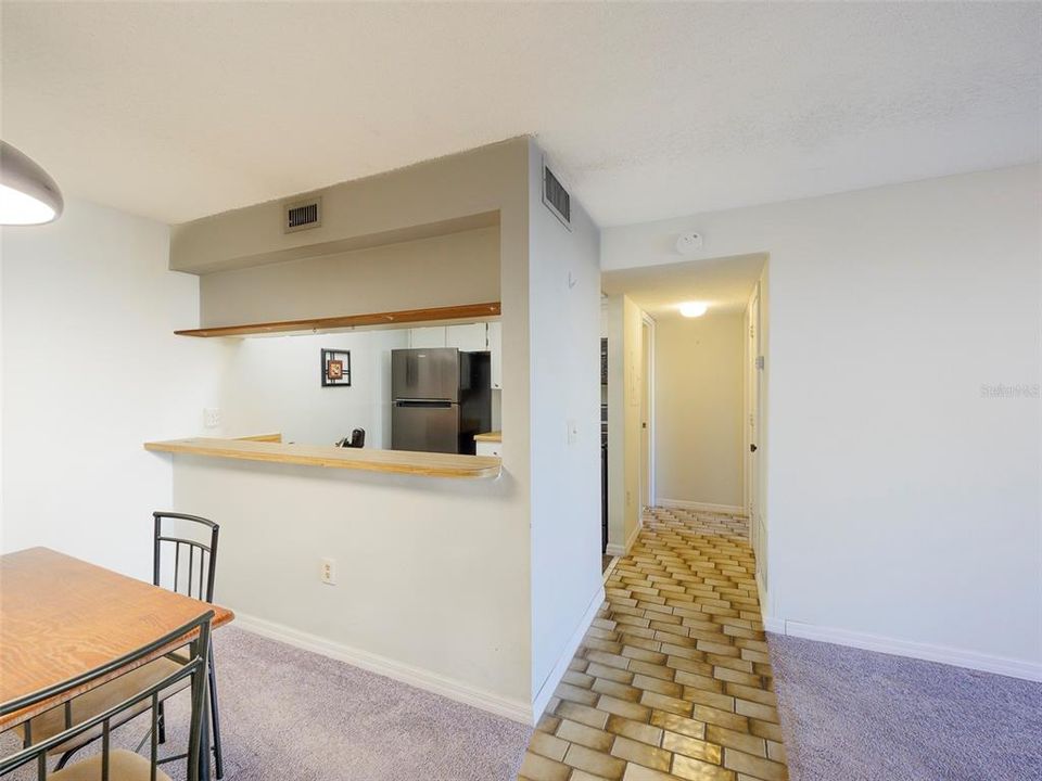 На продажу: $134,900 (1 спален, 1 ванн, 714 Квадратных фут)