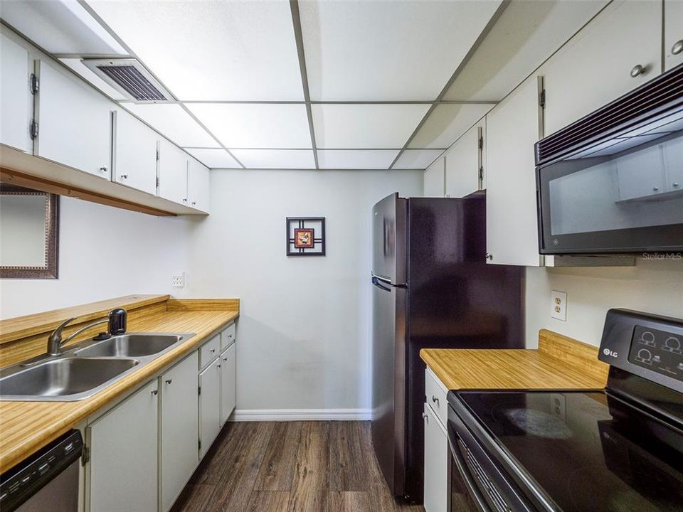 На продажу: $134,900 (1 спален, 1 ванн, 714 Квадратных фут)