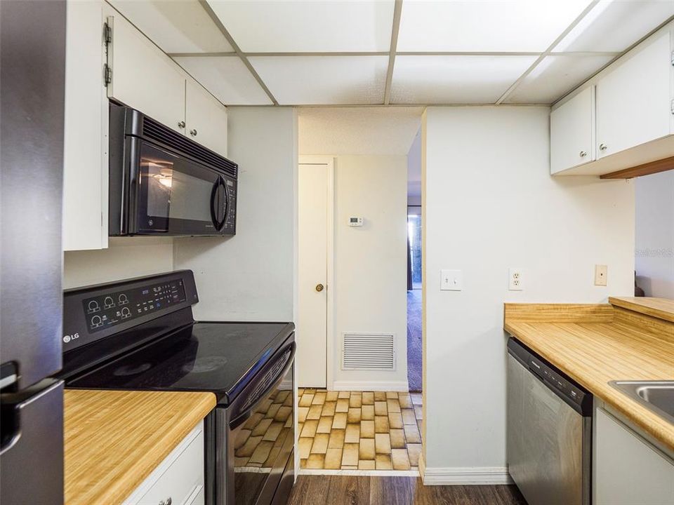 На продажу: $134,900 (1 спален, 1 ванн, 714 Квадратных фут)