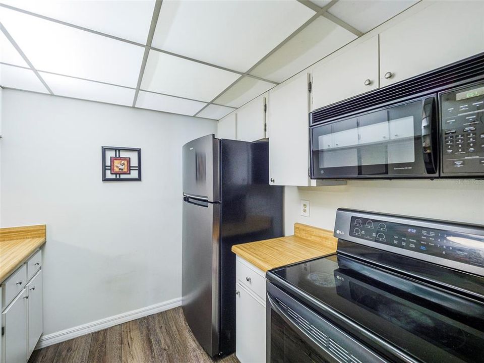 На продажу: $134,900 (1 спален, 1 ванн, 714 Квадратных фут)