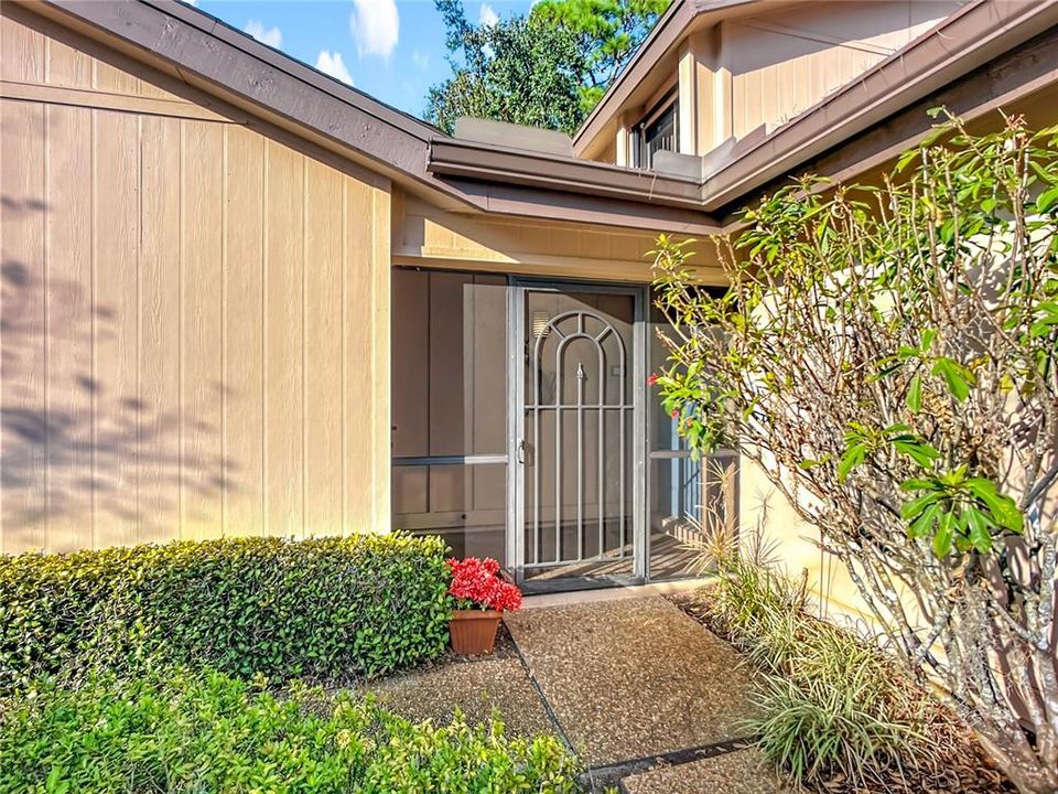 En Renta: $2,500 (3 camas, 2 baños, 2124 Pies cuadrados)