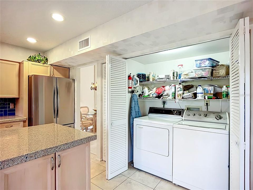 En Renta: $2,500 (3 camas, 2 baños, 2124 Pies cuadrados)