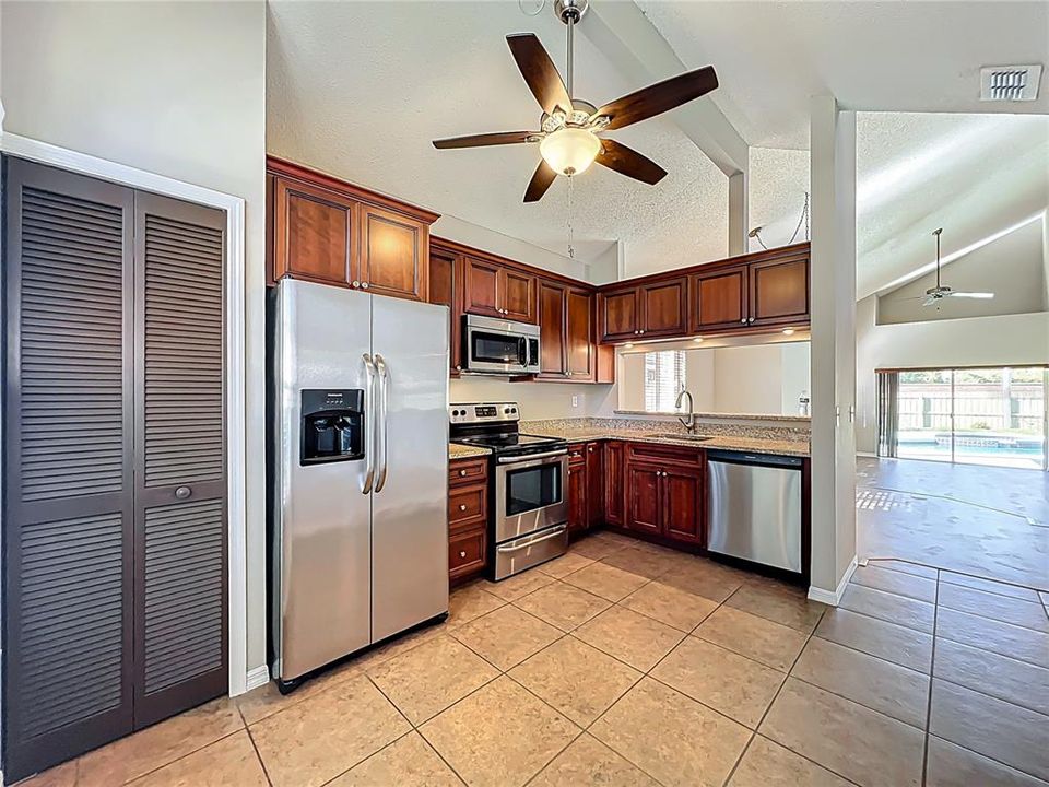 For Sale: $459,000 (3 beds, 2 baths, 1546 Square Feet)