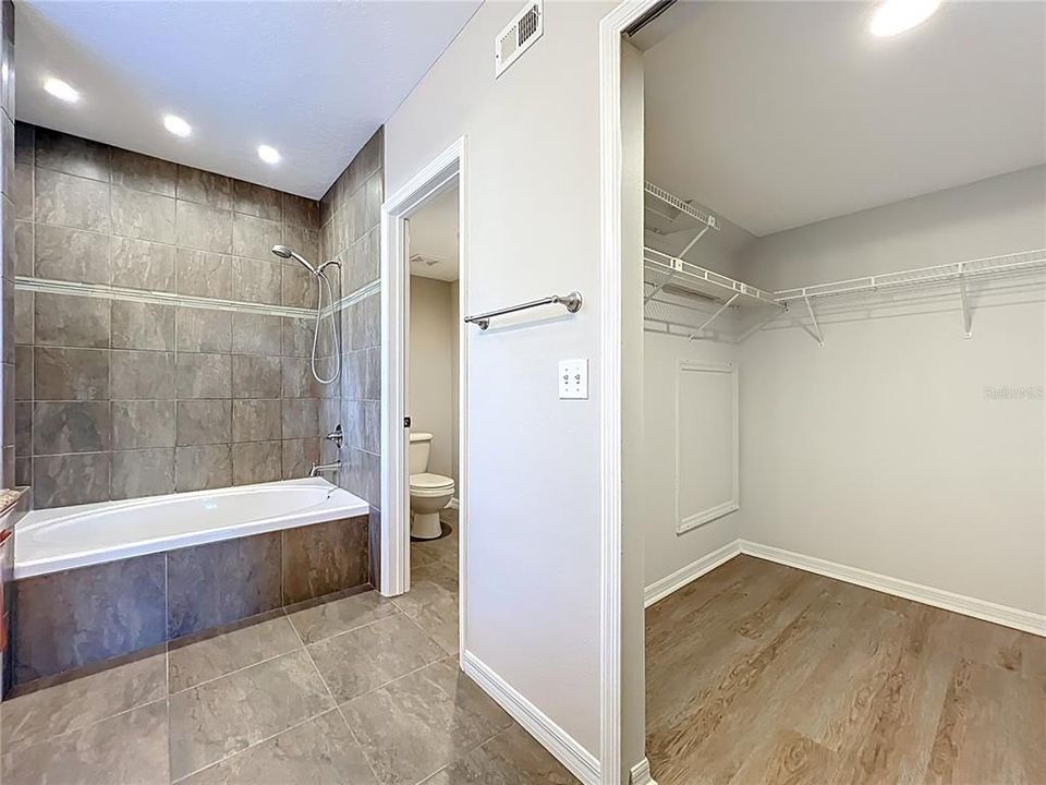 For Sale: $459,000 (3 beds, 2 baths, 1546 Square Feet)