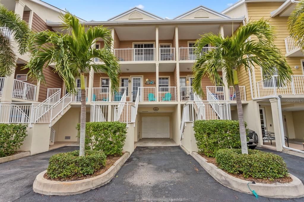 For Sale: $339,000 (2 beds, 1 baths, 1184 Square Feet)