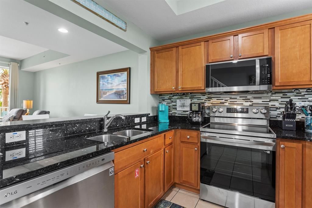 For Sale: $339,000 (2 beds, 1 baths, 1184 Square Feet)