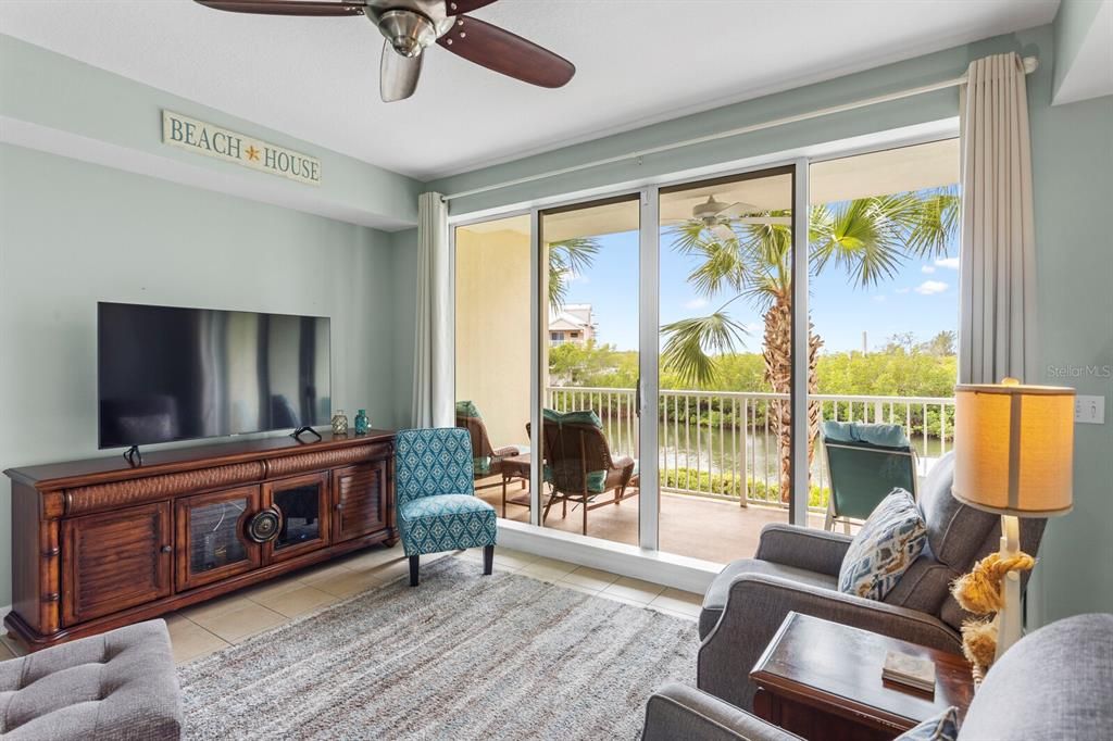 For Sale: $339,000 (2 beds, 1 baths, 1184 Square Feet)