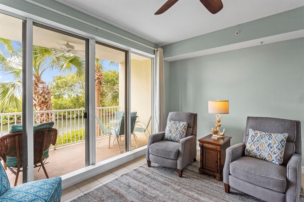 For Sale: $339,000 (2 beds, 1 baths, 1184 Square Feet)