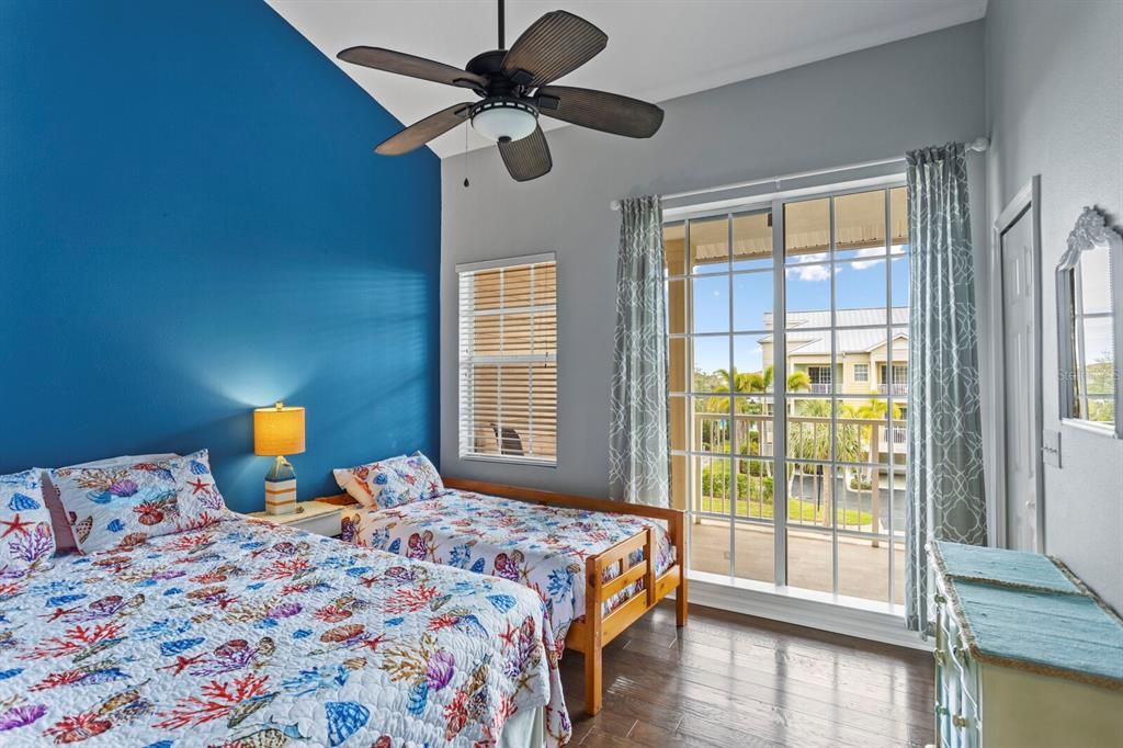 For Sale: $339,000 (2 beds, 1 baths, 1184 Square Feet)