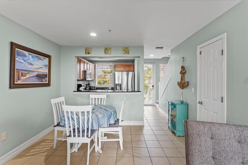 For Sale: $339,000 (2 beds, 1 baths, 1184 Square Feet)