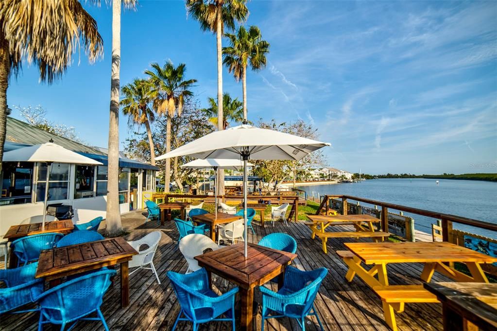 For Sale: $339,000 (2 beds, 1 baths, 1184 Square Feet)