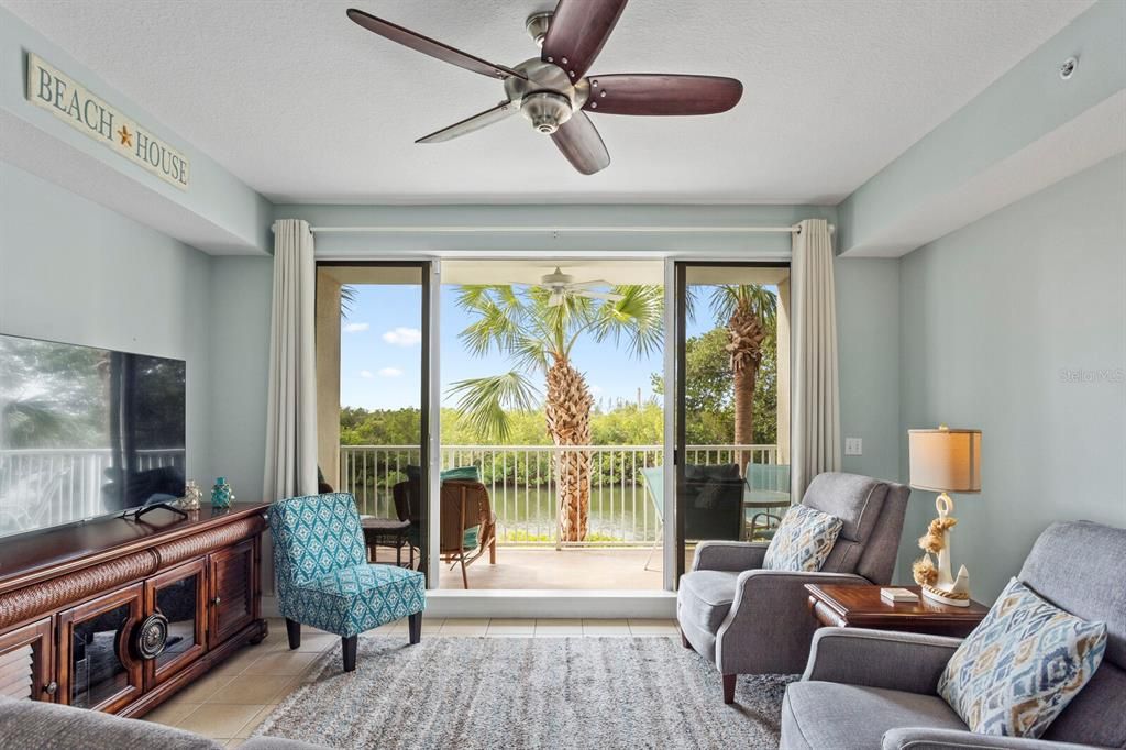 For Sale: $339,000 (2 beds, 1 baths, 1184 Square Feet)