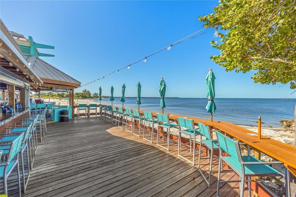 For Sale: $339,000 (2 beds, 1 baths, 1184 Square Feet)