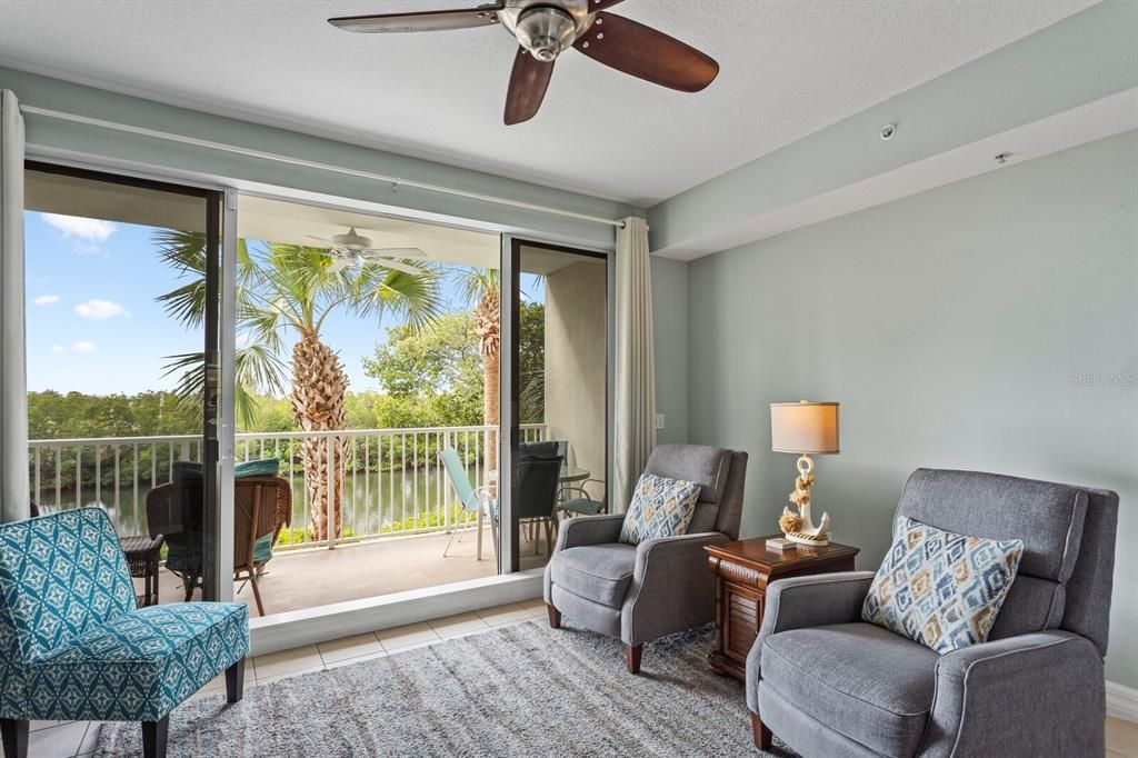 For Sale: $339,000 (2 beds, 1 baths, 1184 Square Feet)