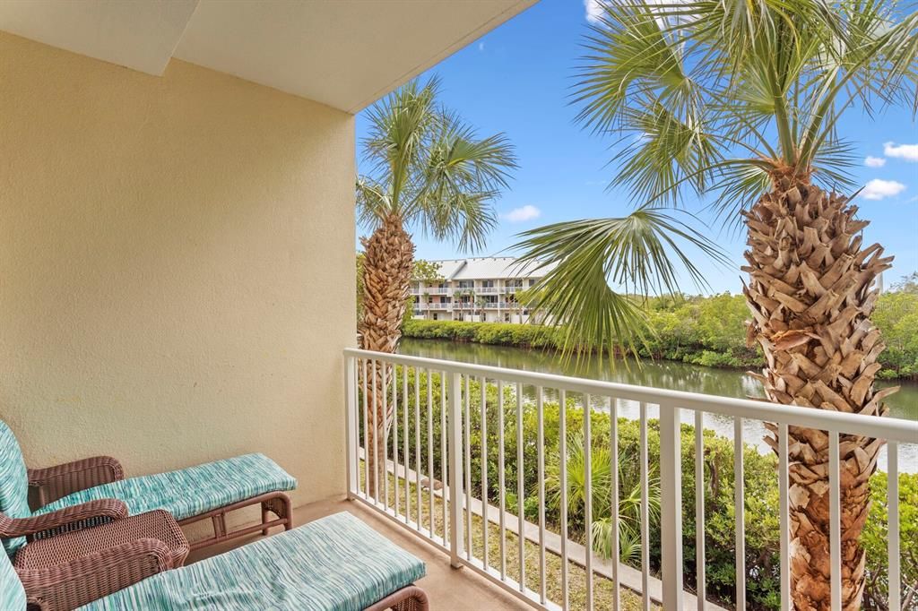 For Sale: $339,000 (2 beds, 1 baths, 1184 Square Feet)