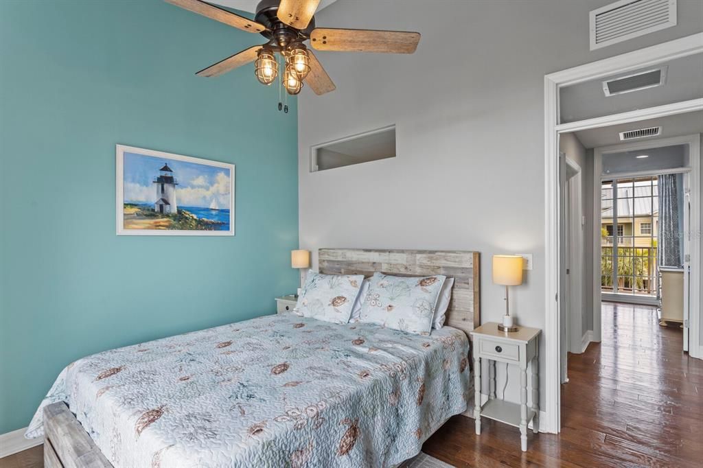 For Sale: $339,000 (2 beds, 1 baths, 1184 Square Feet)