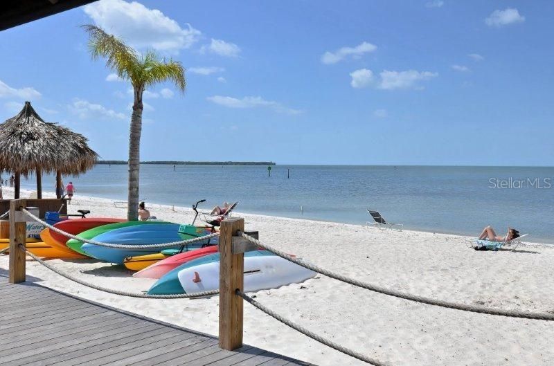 For Sale: $339,000 (2 beds, 1 baths, 1184 Square Feet)