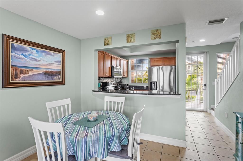 For Sale: $339,000 (2 beds, 1 baths, 1184 Square Feet)