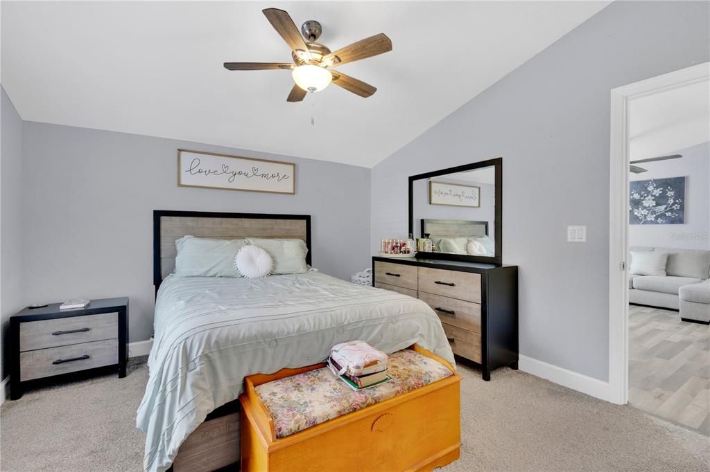For Sale: $266,500 (3 beds, 2 baths, 960 Square Feet)