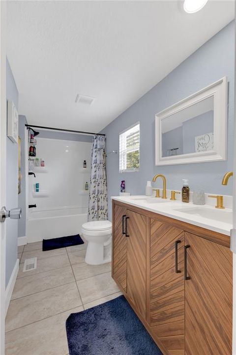 For Sale: $266,500 (3 beds, 2 baths, 960 Square Feet)