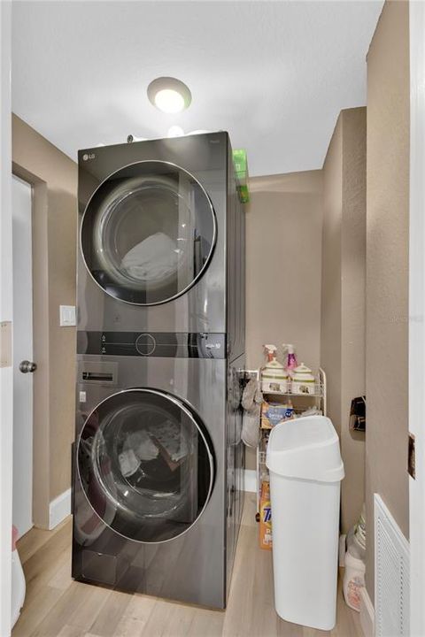 For Sale: $266,500 (3 beds, 2 baths, 960 Square Feet)