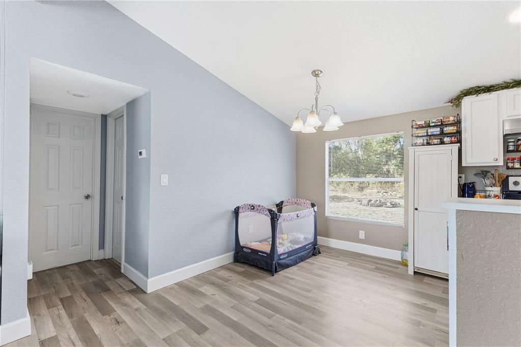 For Sale: $266,500 (3 beds, 2 baths, 960 Square Feet)