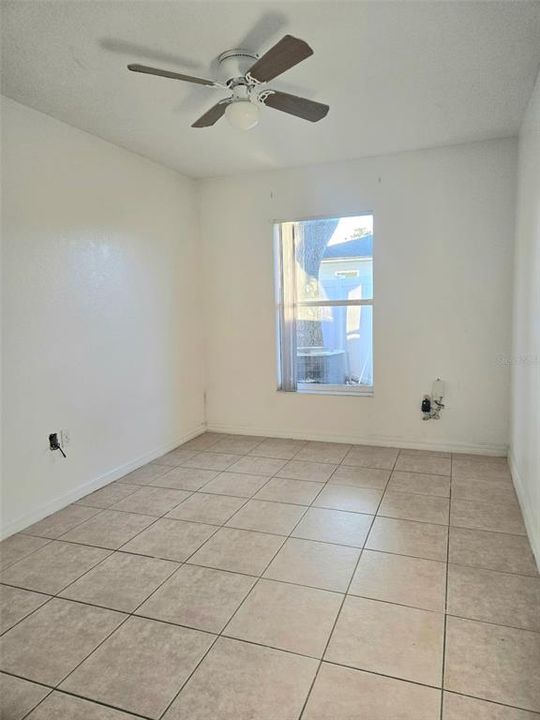 待售: $510,000 (6 贝兹, 0 浴室, 2398 平方英尺)