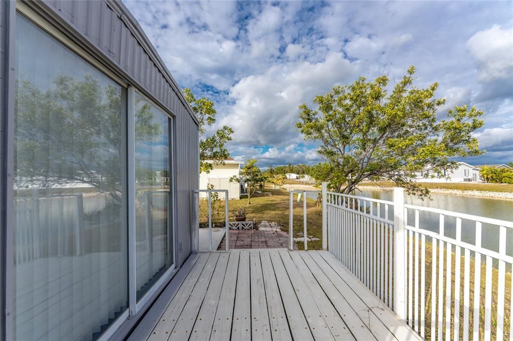 На продажу: $99,000 (2 спален, 2 ванн, 784 Квадратных фут)