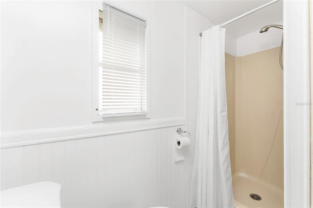 На продажу: $99,000 (2 спален, 2 ванн, 784 Квадратных фут)