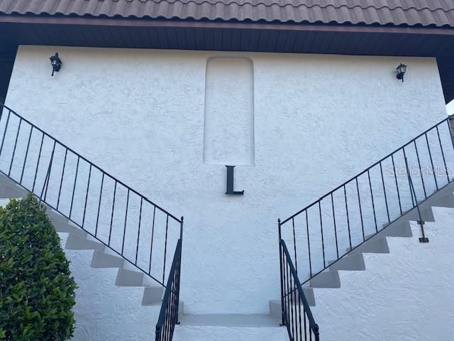 For Sale: $218,000 (2 beds, 2 baths, 918 Square Feet)