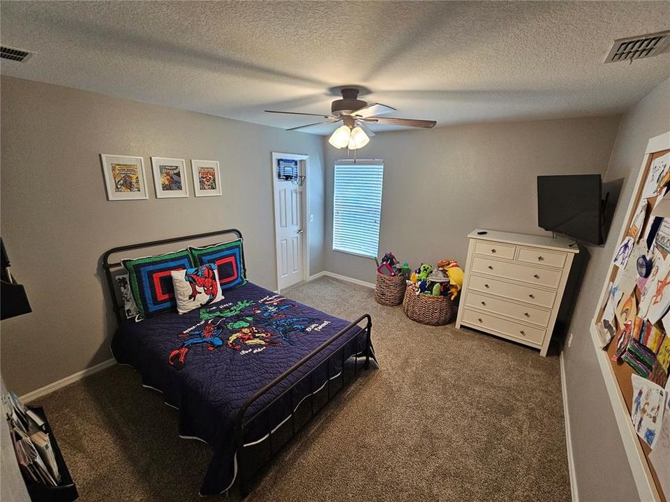 For Sale: $595,000 (6 beds, 4 baths, 3499 Square Feet)