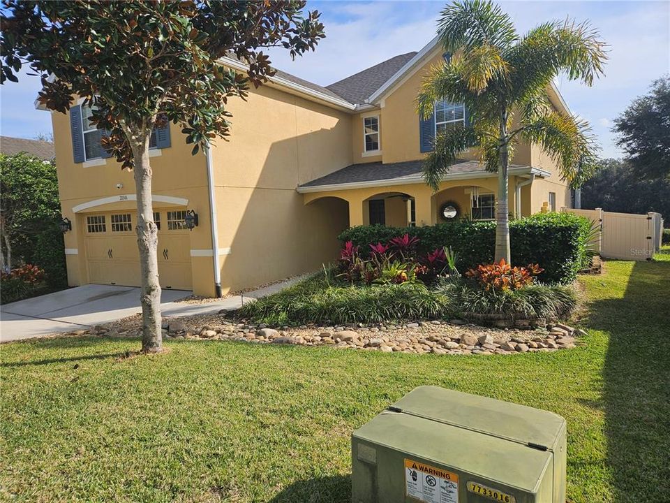 For Sale: $595,000 (6 beds, 4 baths, 3499 Square Feet)