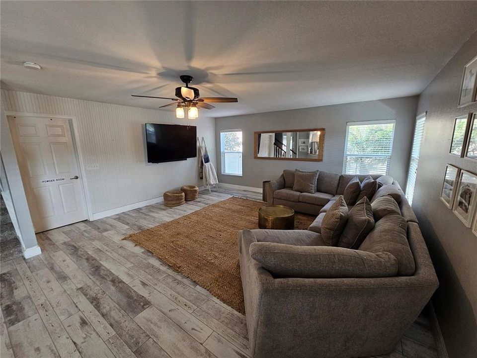 For Sale: $595,000 (6 beds, 4 baths, 3499 Square Feet)