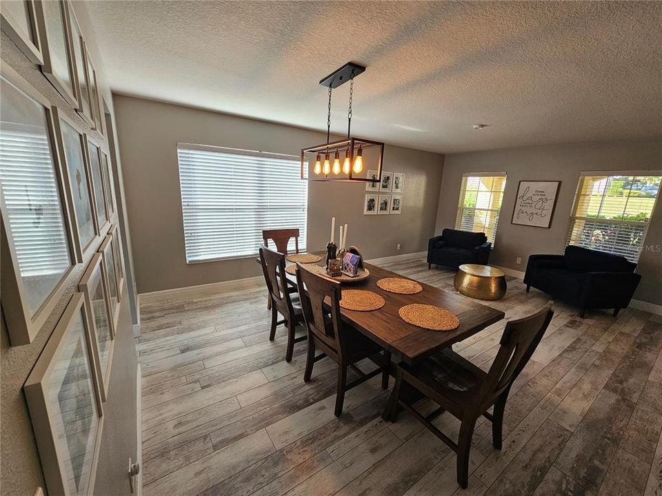 For Sale: $595,000 (6 beds, 4 baths, 3499 Square Feet)