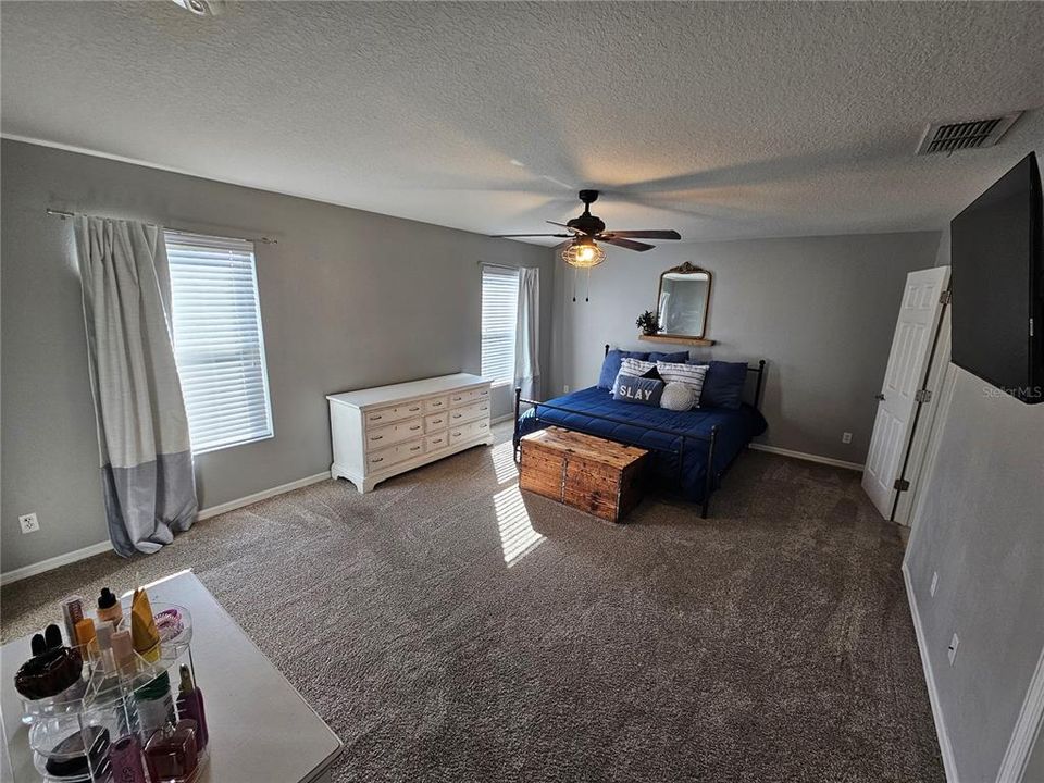 For Sale: $595,000 (6 beds, 4 baths, 3499 Square Feet)
