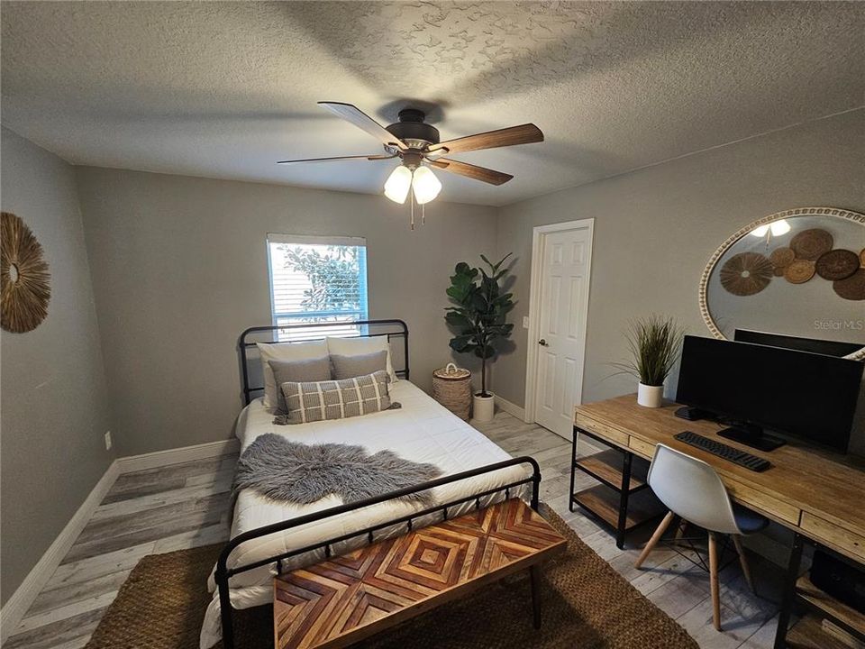 For Sale: $595,000 (6 beds, 4 baths, 3499 Square Feet)