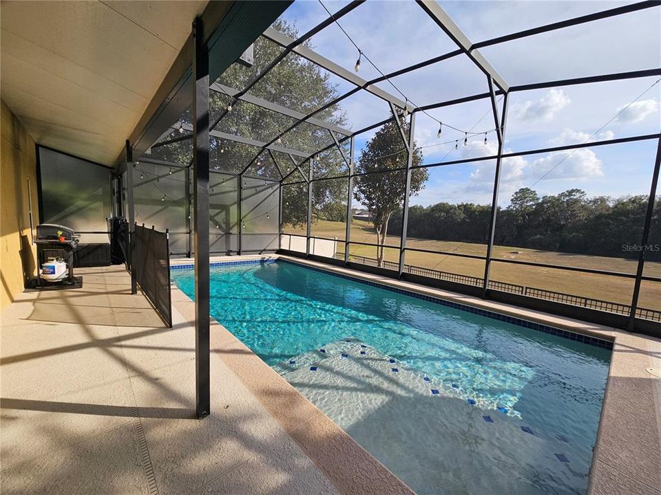 For Sale: $595,000 (6 beds, 4 baths, 3499 Square Feet)