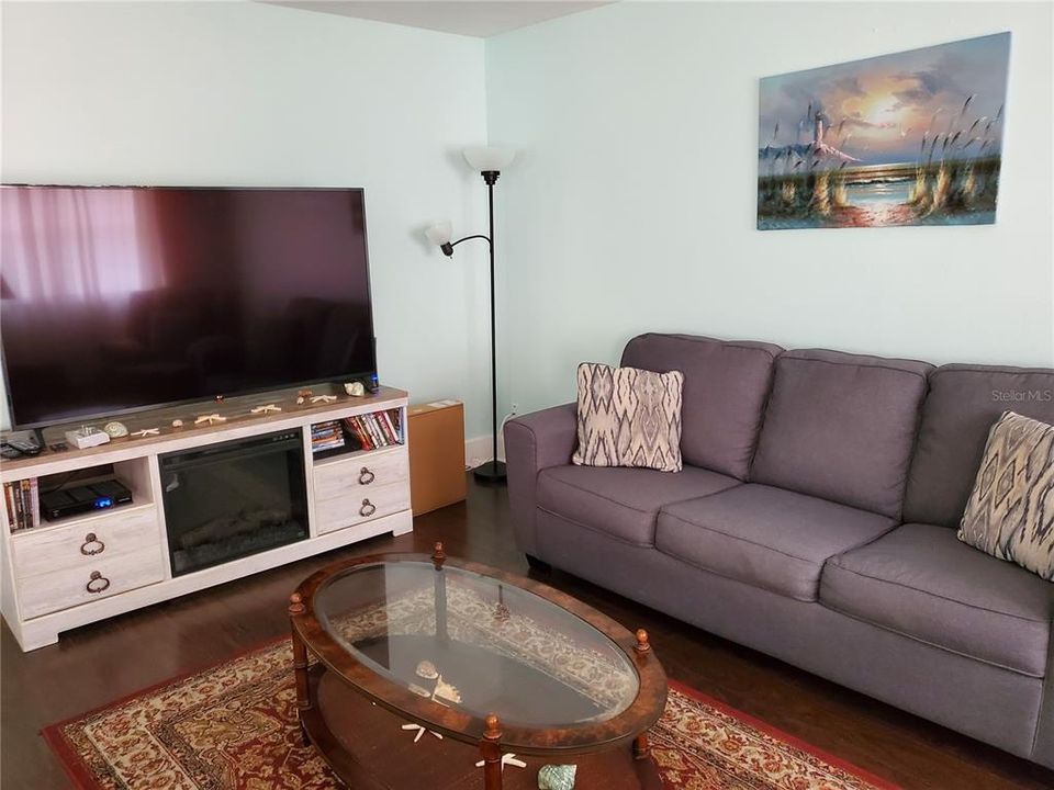 В аренду: $1,600 (2 спален, 2 ванн, 960 Квадратных фут)