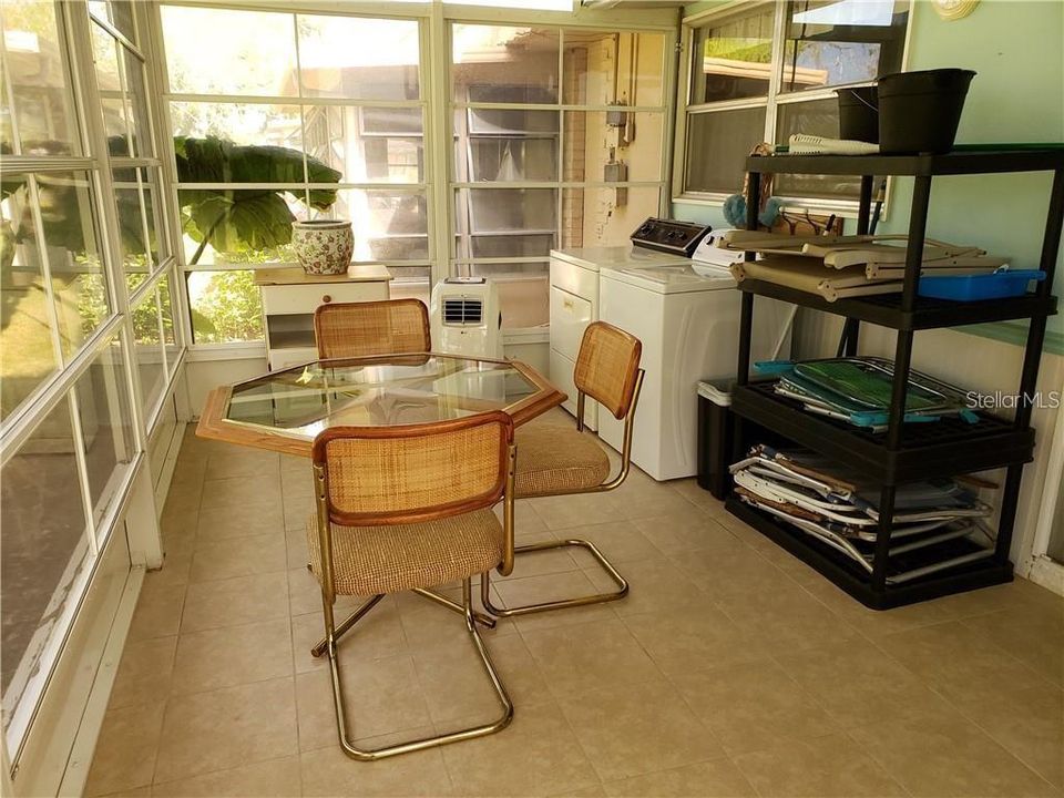 В аренду: $1,600 (2 спален, 2 ванн, 960 Квадратных фут)