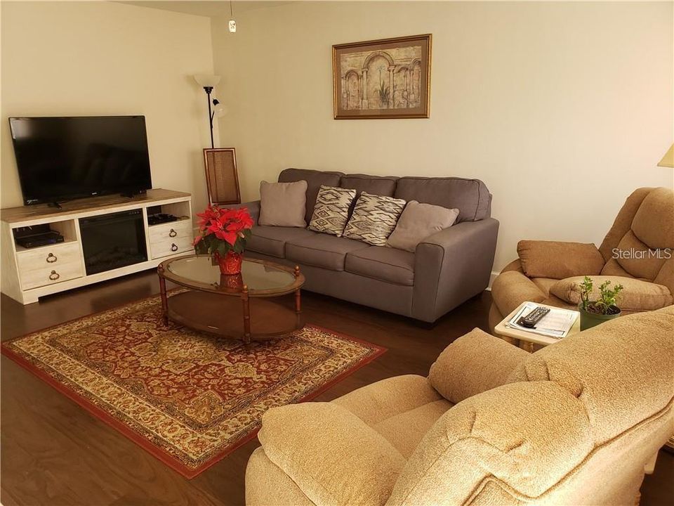 В аренду: $1,600 (2 спален, 2 ванн, 960 Квадратных фут)