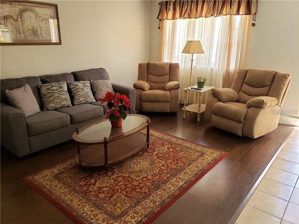 В аренду: $1,600 (2 спален, 2 ванн, 960 Квадратных фут)