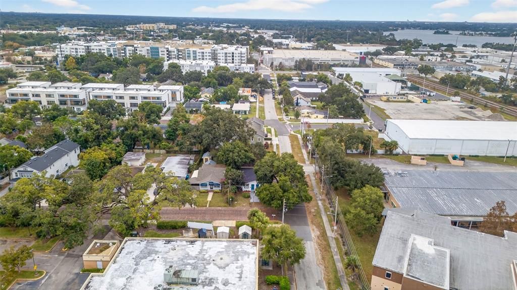 出租: $1,700 (2 贝兹, 1 浴室, 780 平方英尺)