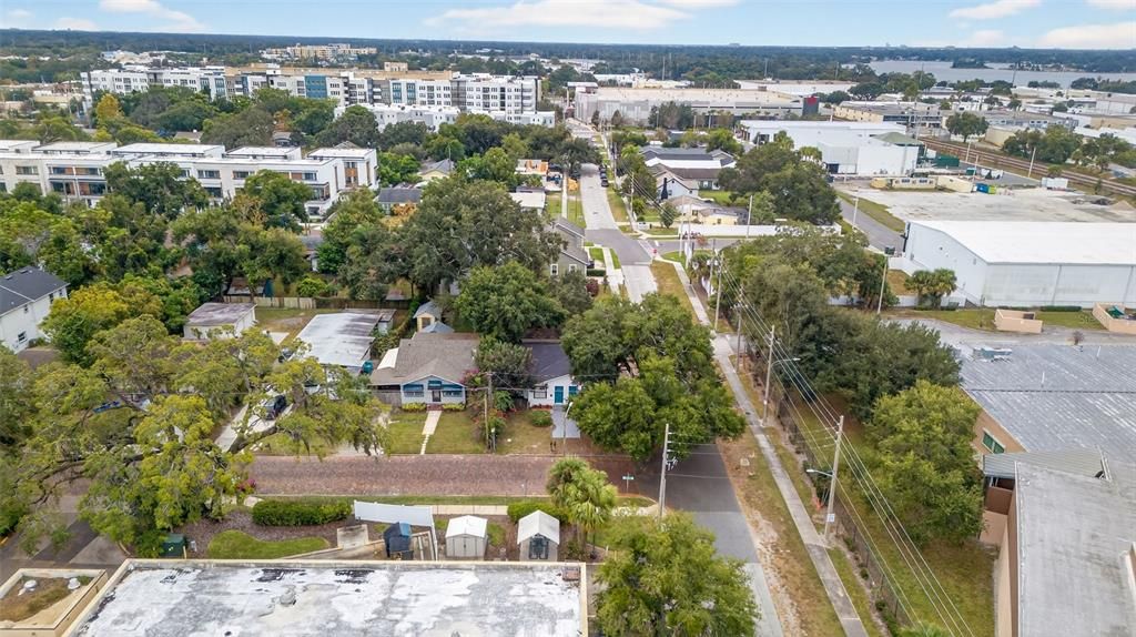 出租: $1,700 (2 贝兹, 1 浴室, 780 平方英尺)